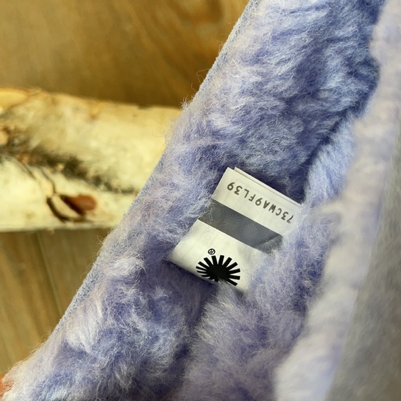 🌲UGGS- ANSLEY SLIPPERS🌲 - Picture 7 of 15